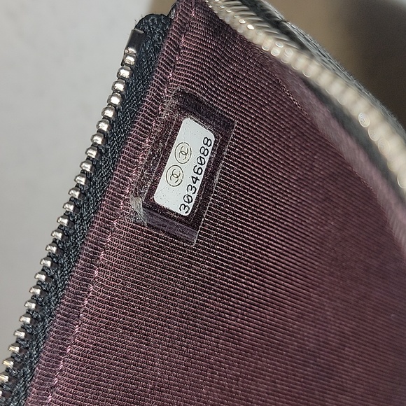 💯Authentic CHANEL caviar shw phone case card wallet - Picture 11 of 11